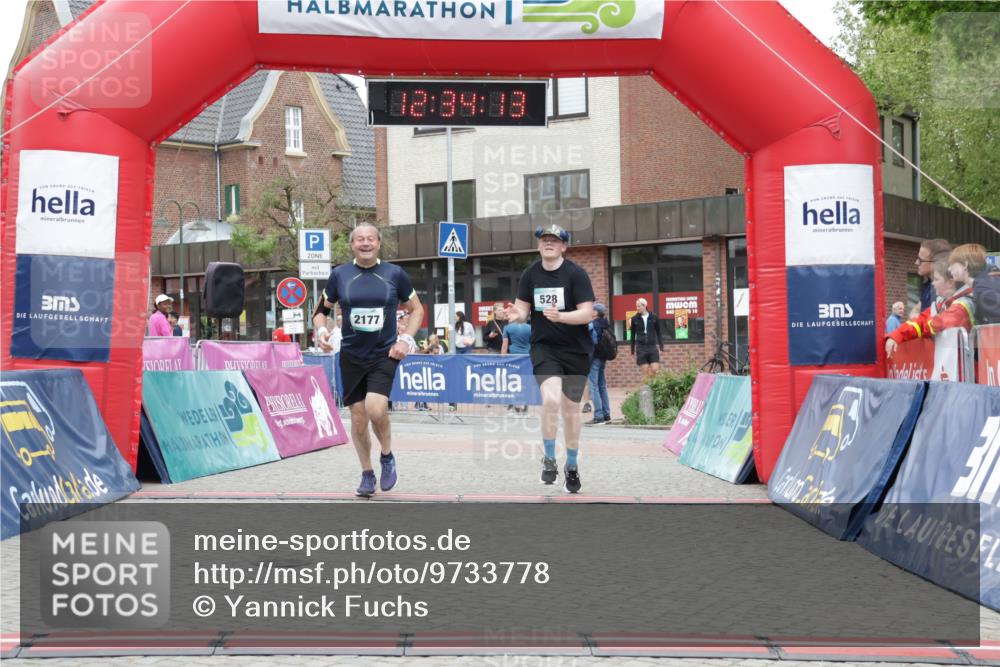 10.05.2026 - 8. Wedeler Halbmarathon Yannick Fuchs http://msf.ph/oto/9733778 10.05.2026 12:34:11 Ziel 528, 638, 640, 2177 meine-sportfotos.de
