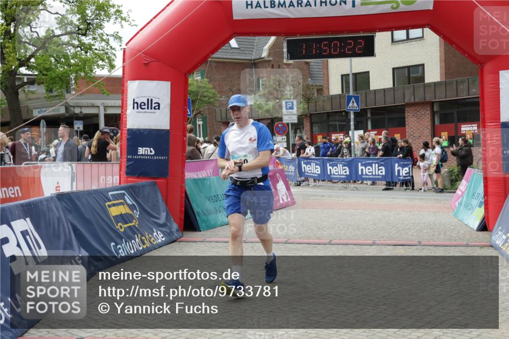 10.05.2026 - 8. Wedeler Halbmarathon Yannick Fuchs http://msf.ph/oto/9733781 10.05.2026 11:50:20 Ziel 130, 151 meine-sportfotos.de