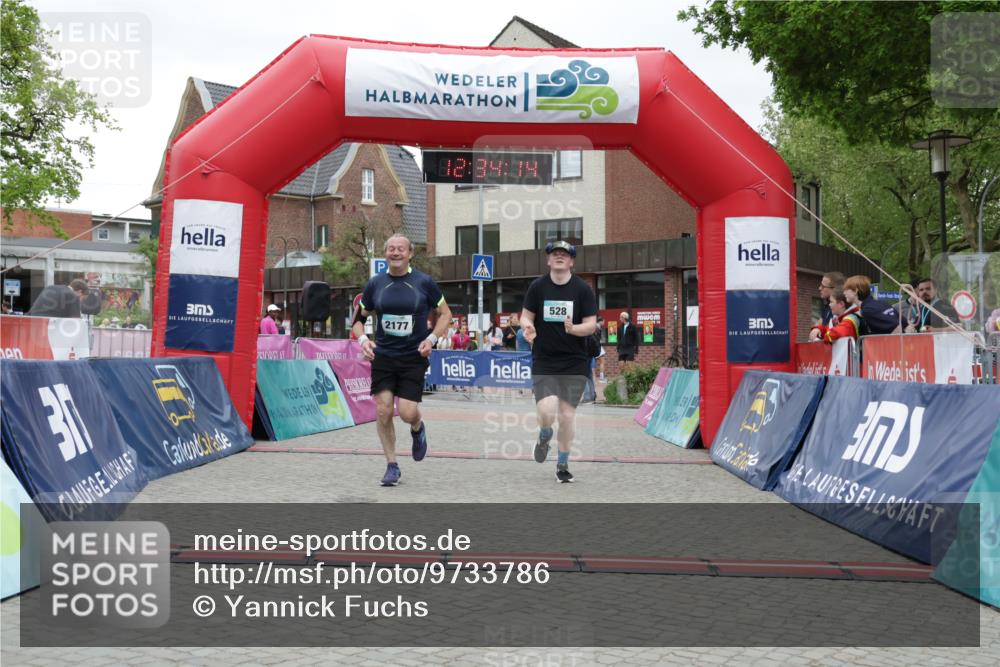 10.05.2026 - 8. Wedeler Halbmarathon Yannick Fuchs http://msf.ph/oto/9733786 10.05.2026 12:34:12 Ziel 528, 640, 2177 meine-sportfotos.de