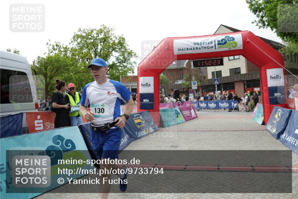 10.05.2026 - 8. Wedeler Halbmarathon Yannick Fuchs http://msf.ph/oto/9733794 10.05.2026 11:50:21 Ziel 130, 151 meine-sportfotos.de