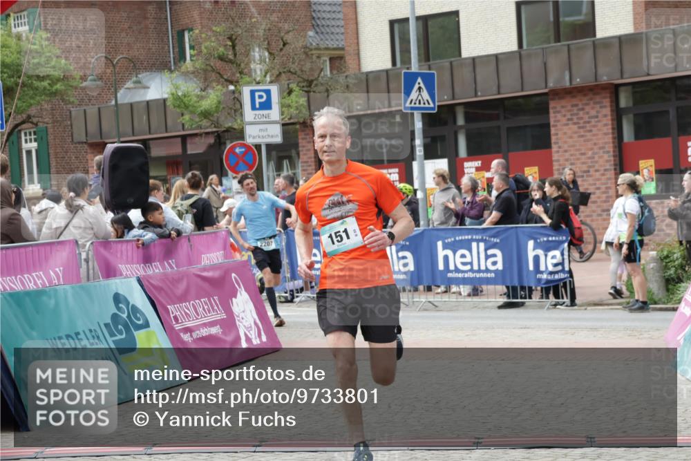 10.05.2026 - 8. Wedeler Halbmarathon Yannick Fuchs http://msf.ph/oto/9733801 10.05.2026 11:50:25 Ziel 130, 151, 2037, 2207 meine-sportfotos.de