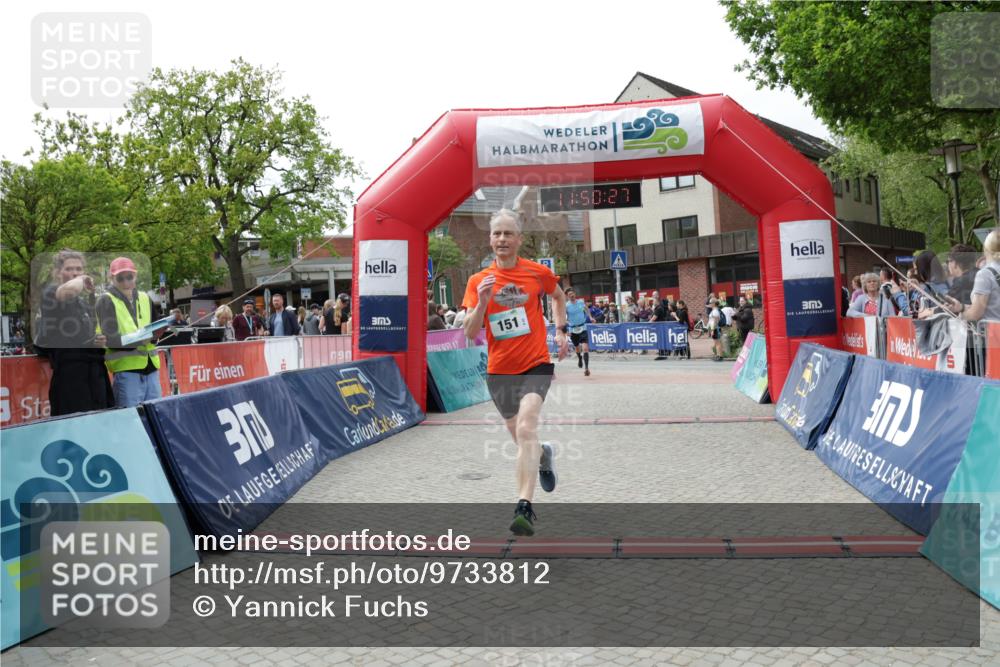 10.05.2026 - 8. Wedeler Halbmarathon Yannick Fuchs http://msf.ph/oto/9733812 10.05.2026 11:50:26 Ziel 151, 2037, 2179, 2207 meine-sportfotos.de