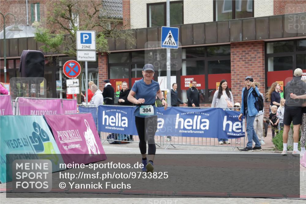 10.05.2026 - 8. Wedeler Halbmarathon Yannick Fuchs http://msf.ph/oto/9733825 10.05.2026 12:34:40 Ziel 304 meine-sportfotos.de