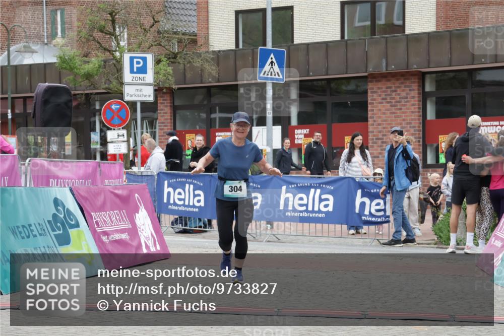 10.05.2026 - 8. Wedeler Halbmarathon Yannick Fuchs http://msf.ph/oto/9733827 10.05.2026 12:34:40 Ziel 304 meine-sportfotos.de