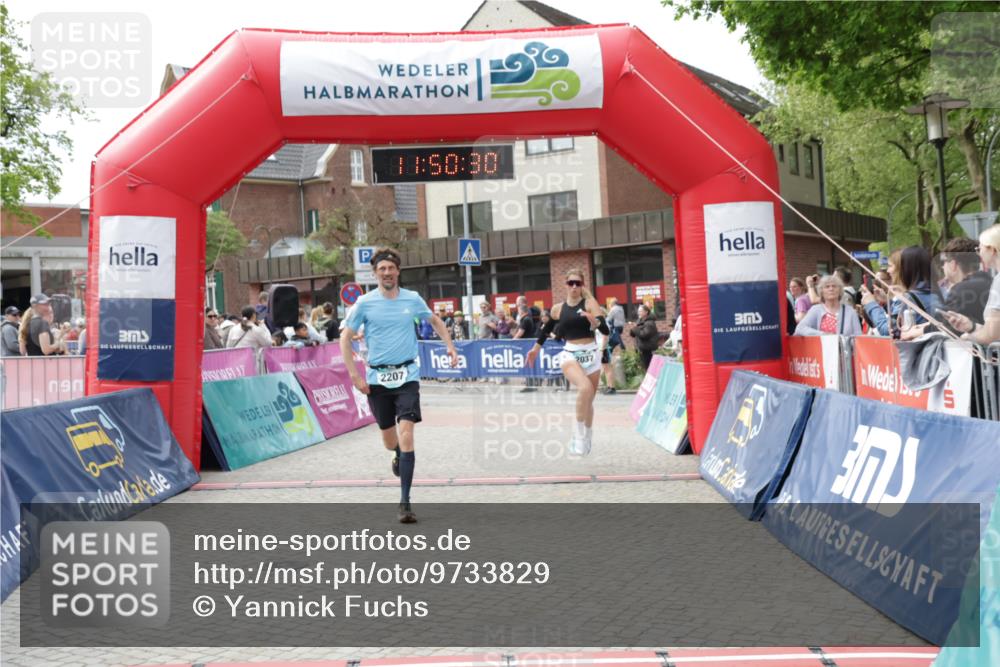10.05.2026 - 8. Wedeler Halbmarathon Yannick Fuchs http://msf.ph/oto/9733829 10.05.2026 11:50:28 Ziel 151, 2037, 2179, 2207 meine-sportfotos.de