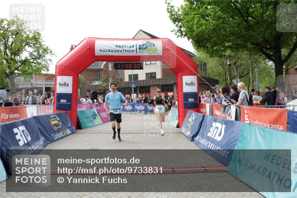 10.05.2026 - 8. Wedeler Halbmarathon Yannick Fuchs http://msf.ph/oto/9733831 10.05.2026 11:50:28 Ziel 151, 2037, 2179, 2207 meine-sportfotos.de