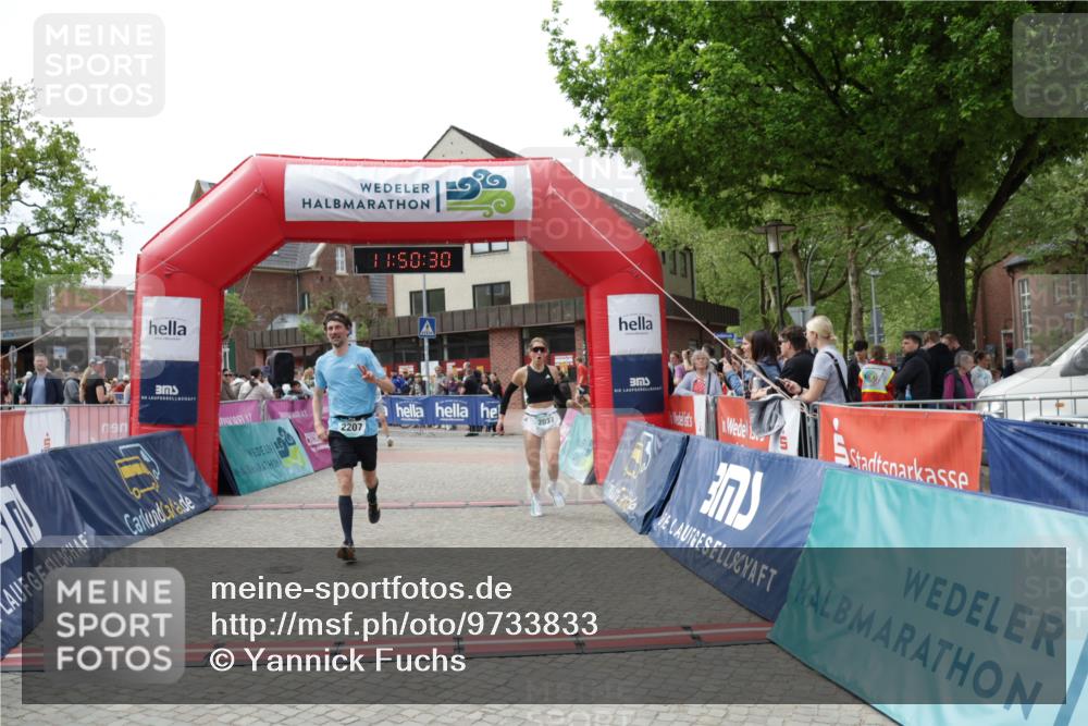 10.05.2026 - 8. Wedeler Halbmarathon Yannick Fuchs http://msf.ph/oto/9733833 10.05.2026 11:50:28 Ziel 151, 2037, 2179, 2207 meine-sportfotos.de