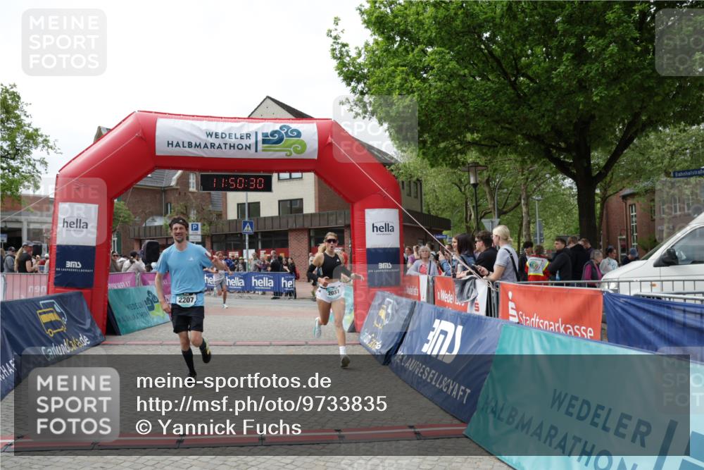 10.05.2026 - 8. Wedeler Halbmarathon Yannick Fuchs http://msf.ph/oto/9733835 10.05.2026 11:50:28 Ziel 151, 2037, 2179, 2207 meine-sportfotos.de