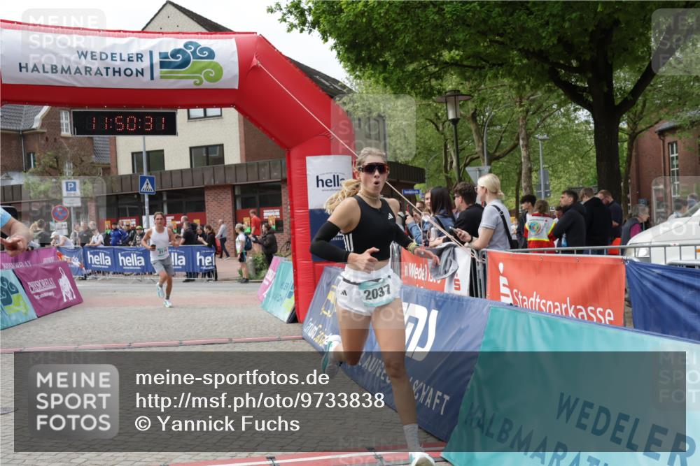 10.05.2026 - 8. Wedeler Halbmarathon Yannick Fuchs http://msf.ph/oto/9733838 10.05.2026 11:50:29 Ziel 151, 2037, 2179, 2207 meine-sportfotos.de