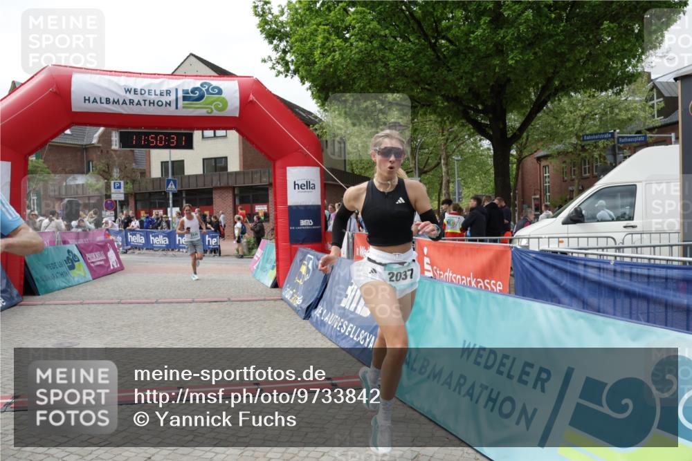 10.05.2026 - 8. Wedeler Halbmarathon Yannick Fuchs http://msf.ph/oto/9733842 10.05.2026 11:50:29 Ziel 151, 2037, 2179, 2207 meine-sportfotos.de