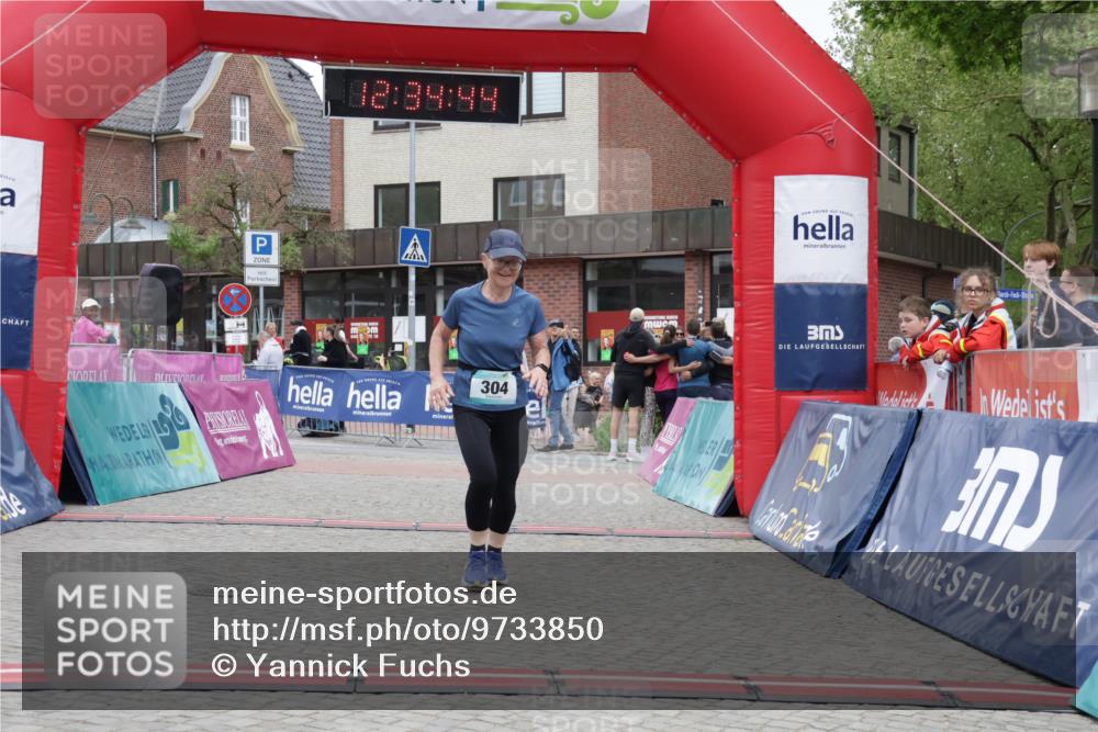 10.05.2026 - 8. Wedeler Halbmarathon Yannick Fuchs http://msf.ph/oto/9733850 10.05.2026 12:34:42 Ziel 304 meine-sportfotos.de