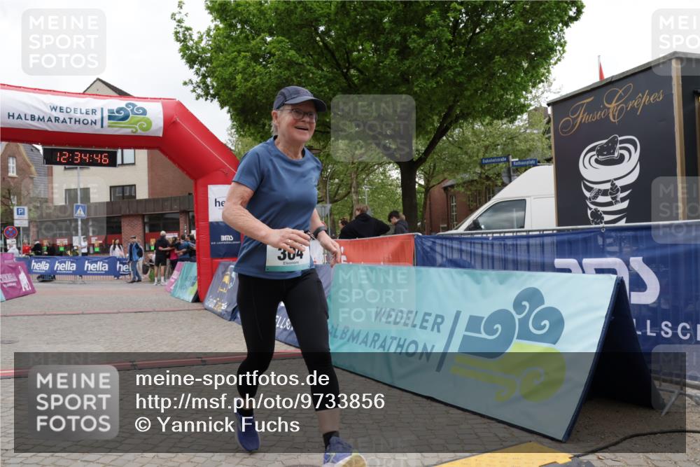 10.05.2026 - 8. Wedeler Halbmarathon Yannick Fuchs http://msf.ph/oto/9733856 10.05.2026 12:34:44 Ziel 304 meine-sportfotos.de