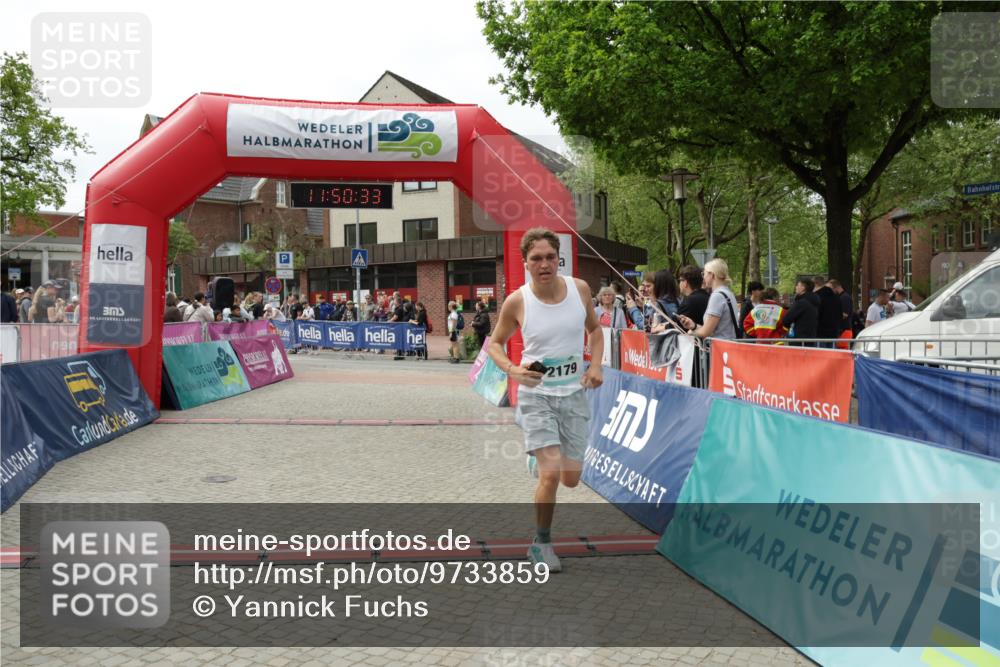10.05.2026 - 8. Wedeler Halbmarathon Yannick Fuchs http://msf.ph/oto/9733859 10.05.2026 11:50:32 Ziel 2037, 2179, 2207 meine-sportfotos.de