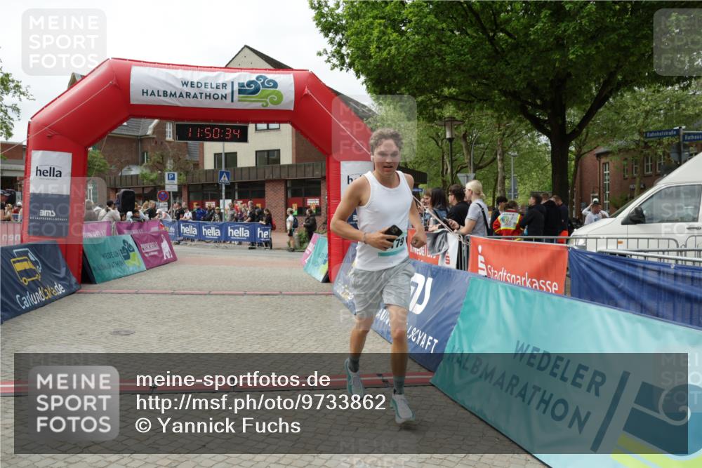 10.05.2026 - 8. Wedeler Halbmarathon Yannick Fuchs http://msf.ph/oto/9733862 10.05.2026 11:50:32 Ziel 2037, 2179, 2207 meine-sportfotos.de