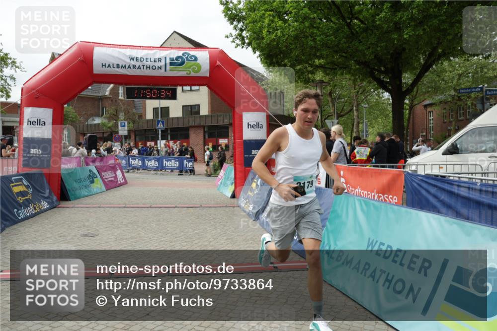 10.05.2026 - 8. Wedeler Halbmarathon Yannick Fuchs http://msf.ph/oto/9733864 10.05.2026 11:50:32 Ziel 2037, 2179, 2207 meine-sportfotos.de