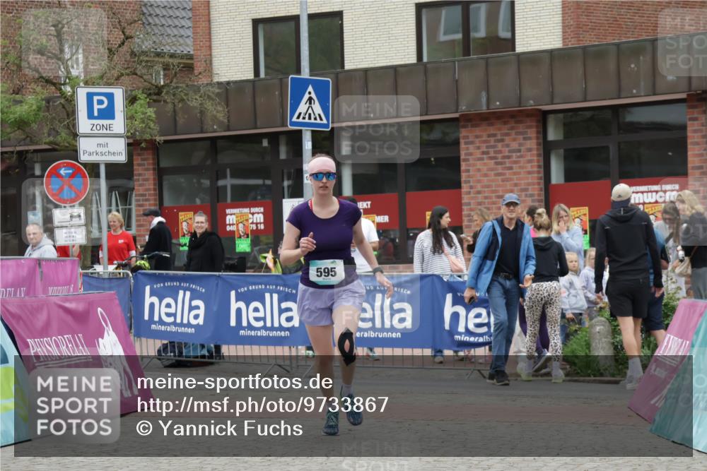10.05.2026 - 8. Wedeler Halbmarathon Yannick Fuchs http://msf.ph/oto/9733867 10.05.2026 12:34:55 Ziel 595 meine-sportfotos.de