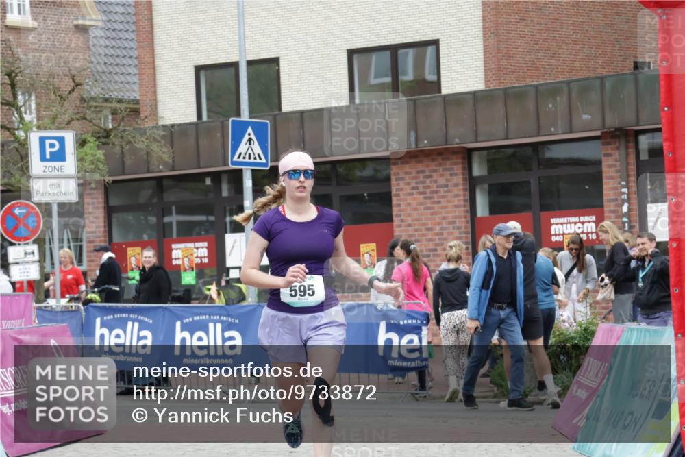 10.05.2026 - 8. Wedeler Halbmarathon Yannick Fuchs http://msf.ph/oto/9733872 10.05.2026 12:34:56 Ziel 595 meine-sportfotos.de