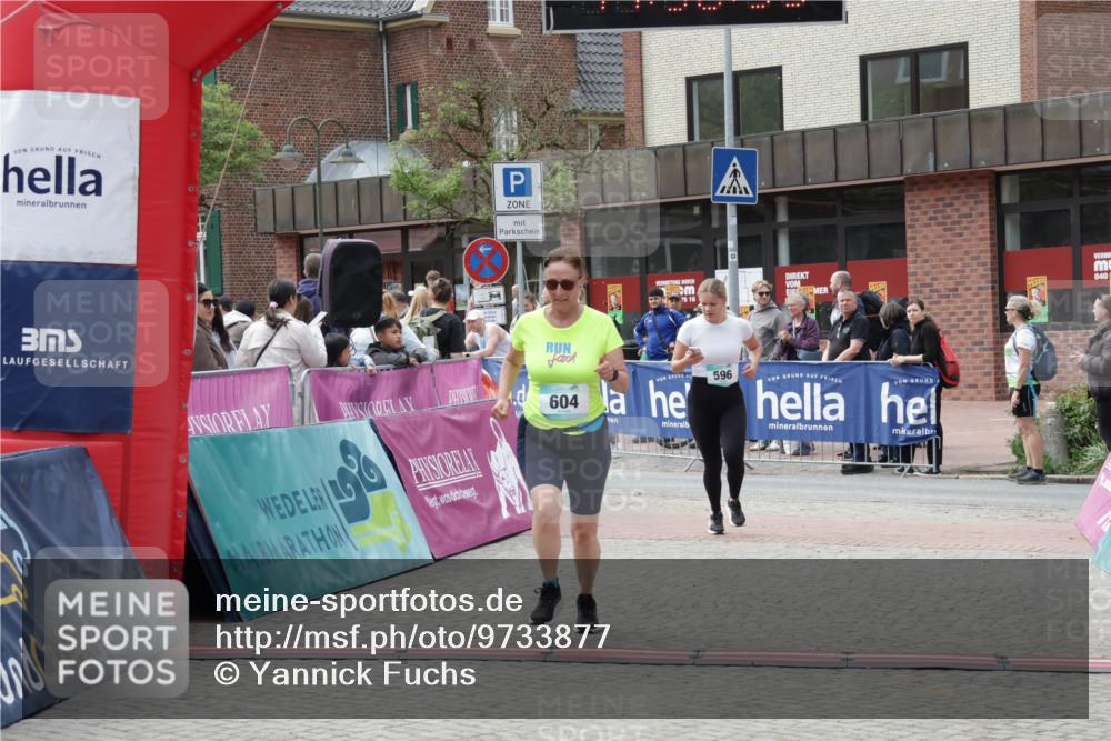 10.05.2026 - 8. Wedeler Halbmarathon Yannick Fuchs http://msf.ph/oto/9733877 10.05.2026 11:50:37 Ziel 596, 604, 606 meine-sportfotos.de
