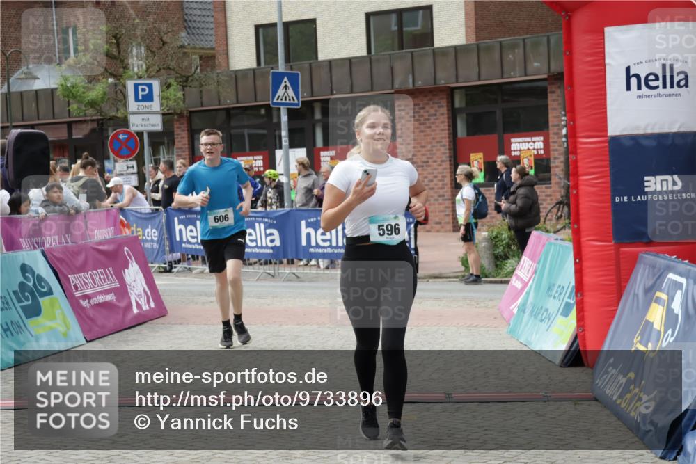 10.05.2026 - 8. Wedeler Halbmarathon Yannick Fuchs http://msf.ph/oto/9733896 10.05.2026 11:50:40 Ziel 36, 596, 604, 606 meine-sportfotos.de