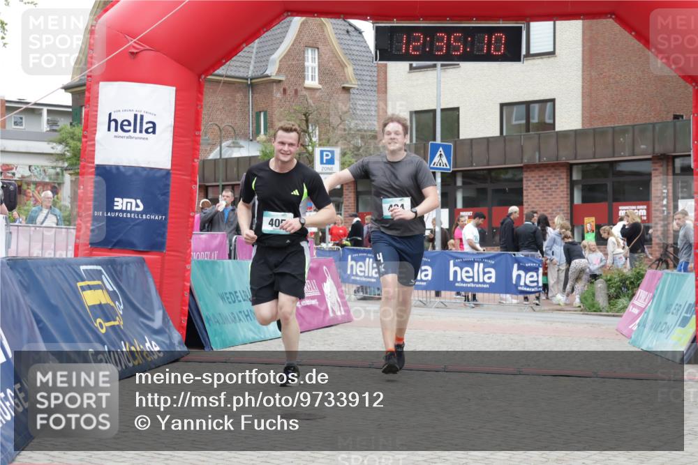 10.05.2026 - 8. Wedeler Halbmarathon Yannick Fuchs http://msf.ph/oto/9733912 10.05.2026 12:35:08 Ziel 404, 405 meine-sportfotos.de