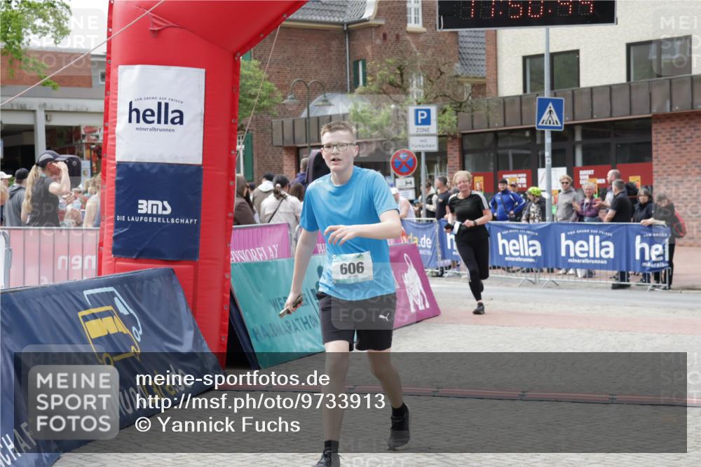 10.05.2026 - 8. Wedeler Halbmarathon Yannick Fuchs http://msf.ph/oto/9733913 10.05.2026 11:50:42 Ziel 36, 596, 604, 606 meine-sportfotos.de