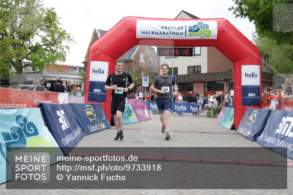 10.05.2026 - 8. Wedeler Halbmarathon Yannick Fuchs http://msf.ph/oto/9733918 10.05.2026 12:35:08 Ziel 404, 405 meine-sportfotos.de