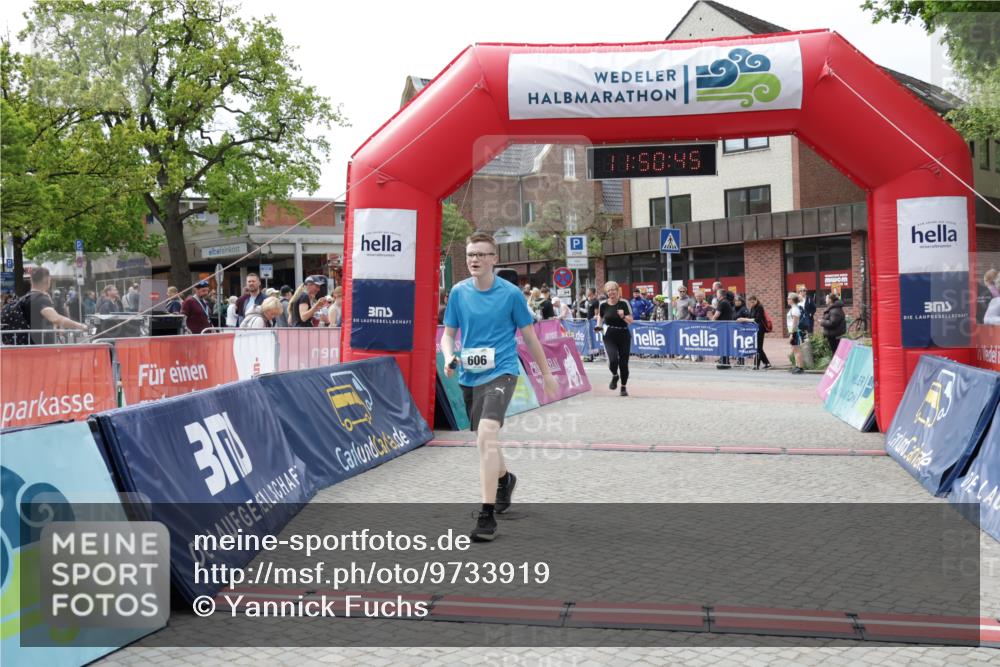 10.05.2026 - 8. Wedeler Halbmarathon Yannick Fuchs http://msf.ph/oto/9733919 10.05.2026 11:50:43 Ziel 36, 596, 604, 606 meine-sportfotos.de