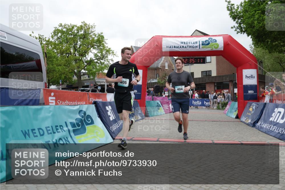 10.05.2026 - 8. Wedeler Halbmarathon Yannick Fuchs http://msf.ph/oto/9733930 10.05.2026 12:35:09 Ziel 404, 405 meine-sportfotos.de