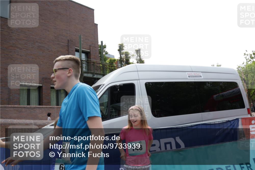 10.05.2026 - 8. Wedeler Halbmarathon Yannick Fuchs http://msf.ph/oto/9733939 10.05.2026 11:50:46 Ziel 36, 596, 606 meine-sportfotos.de