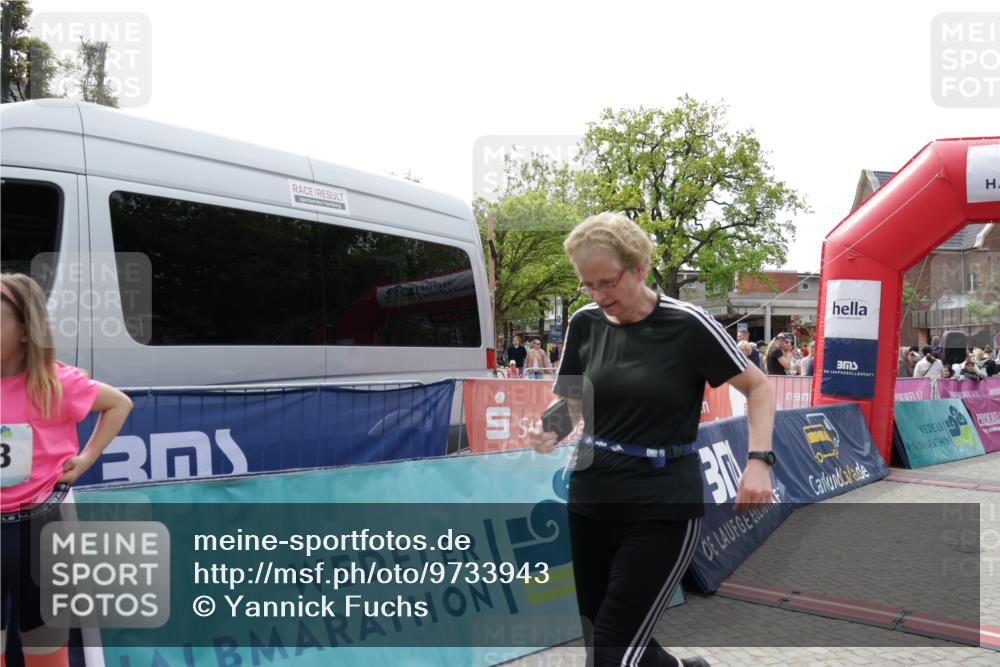 10.05.2026 - 8. Wedeler Halbmarathon Yannick Fuchs http://msf.ph/oto/9733943 10.05.2026 11:50:47 Ziel 36, 364, 606, 903 meine-sportfotos.de