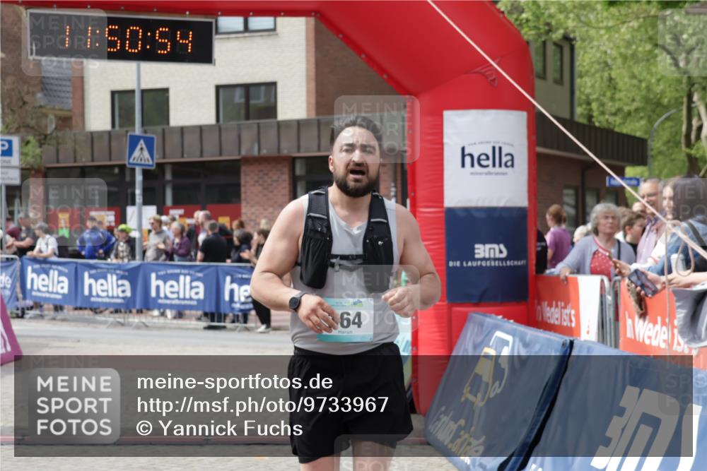10.05.2026 - 8. Wedeler Halbmarathon Yannick Fuchs http://msf.ph/oto/9733967 10.05.2026 11:50:52 Ziel 364, 903 meine-sportfotos.de