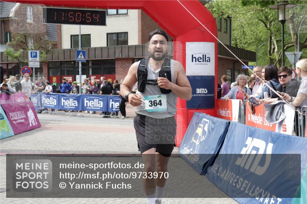10.05.2026 - 8. Wedeler Halbmarathon Yannick Fuchs http://msf.ph/oto/9733970 10.05.2026 11:50:53 Ziel 94, 364, 903, 905 meine-sportfotos.de