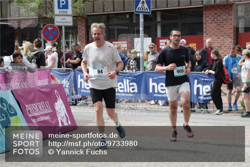 10.05.2026 - 8. Wedeler Halbmarathon Yannick Fuchs http://msf.ph/oto/9733980 10.05.2026 11:50:55 Ziel 94, 364, 903, 905 meine-sportfotos.de