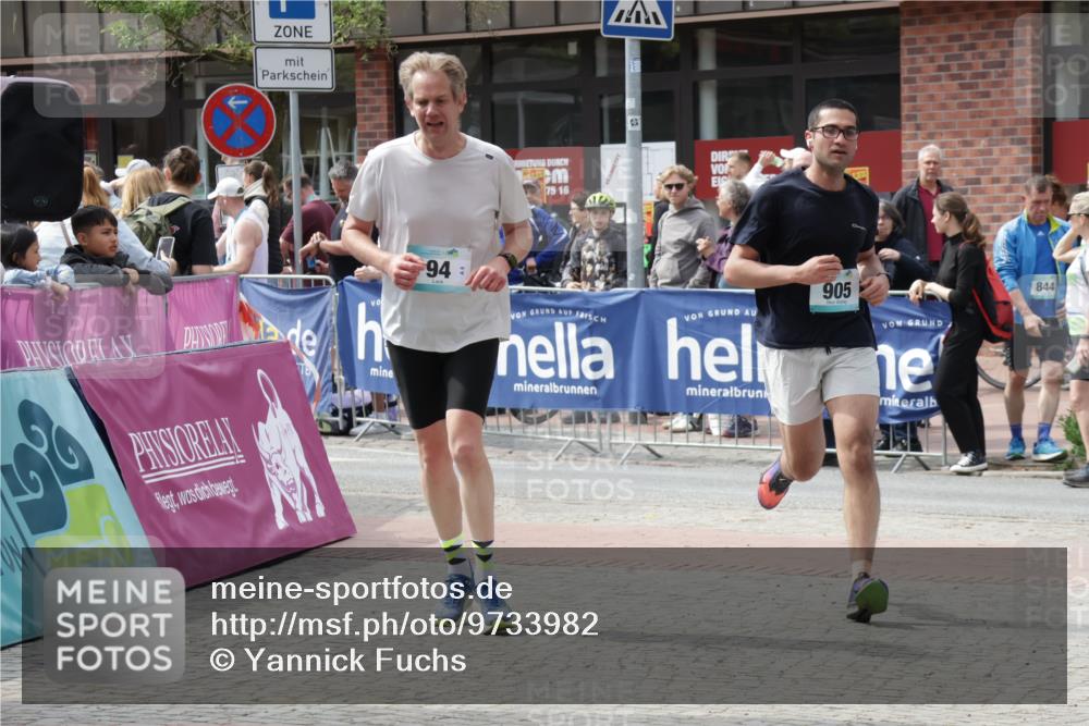 10.05.2026 - 8. Wedeler Halbmarathon Yannick Fuchs http://msf.ph/oto/9733982 10.05.2026 11:50:55 Ziel 94, 364, 903, 905 meine-sportfotos.de