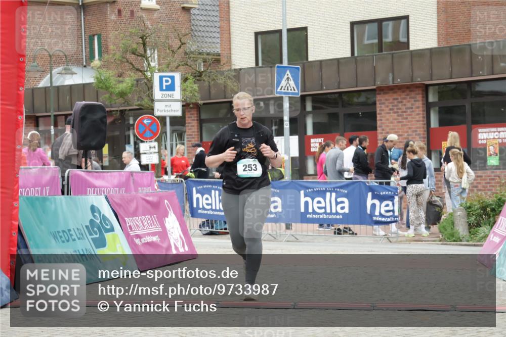 10.05.2026 - 8. Wedeler Halbmarathon Yannick Fuchs http://msf.ph/oto/9733987 10.05.2026 12:35:51 Ziel 253, 671, 672 meine-sportfotos.de