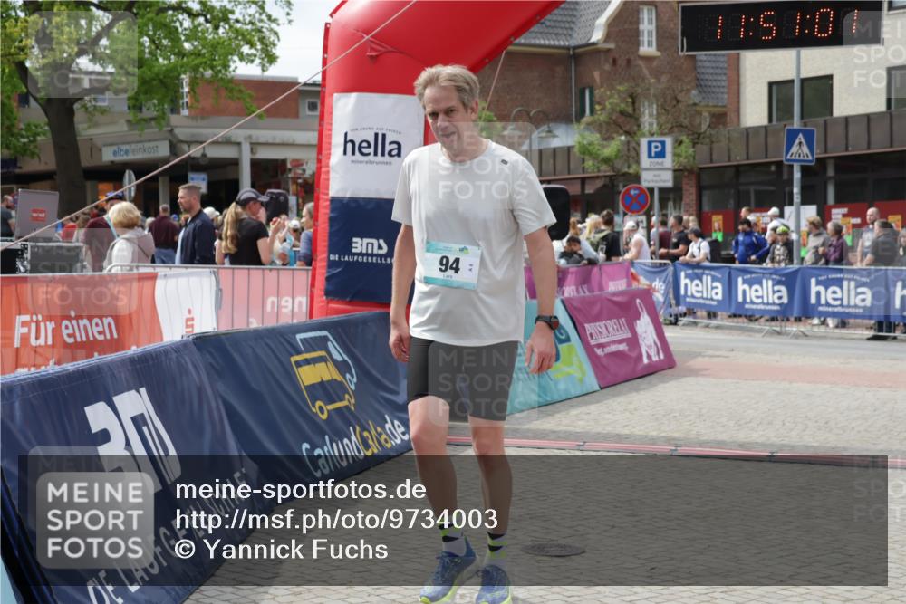 10.05.2026 - 8. Wedeler Halbmarathon Yannick Fuchs http://msf.ph/oto/9734003 10.05.2026 11:50:59 Ziel 94, 905 meine-sportfotos.de