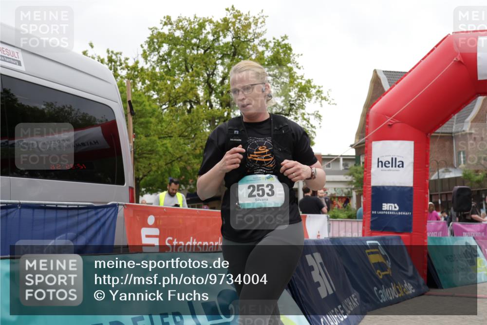10.05.2026 - 8. Wedeler Halbmarathon Yannick Fuchs http://msf.ph/oto/9734004 10.05.2026 12:35:54 Ziel 253 meine-sportfotos.de
