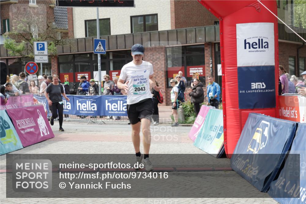 10.05.2026 - 8. Wedeler Halbmarathon Yannick Fuchs http://msf.ph/oto/9734016 10.05.2026 11:51:10 Ziel 249, 2043 meine-sportfotos.de