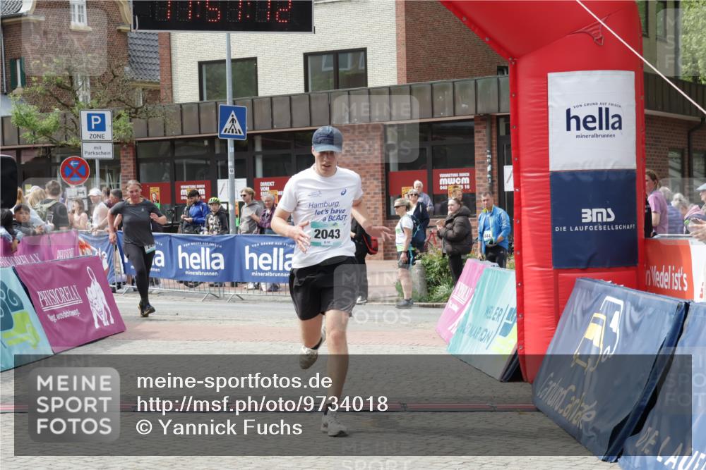10.05.2026 - 8. Wedeler Halbmarathon Yannick Fuchs http://msf.ph/oto/9734018 10.05.2026 11:51:10 Ziel 249, 2043 meine-sportfotos.de
