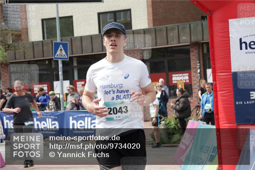 10.05.2026 - 8. Wedeler Halbmarathon Yannick Fuchs http://msf.ph/oto/9734020 10.05.2026 11:51:11 Ziel 249, 2043 meine-sportfotos.de