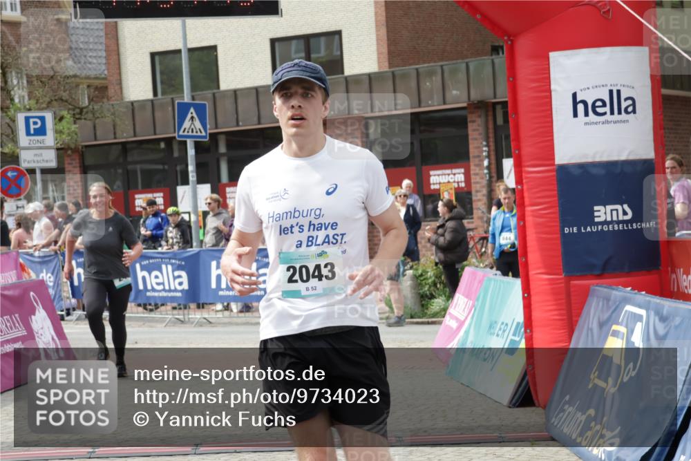 10.05.2026 - 8. Wedeler Halbmarathon Yannick Fuchs http://msf.ph/oto/9734023 10.05.2026 11:51:11 Ziel 249, 2043 meine-sportfotos.de