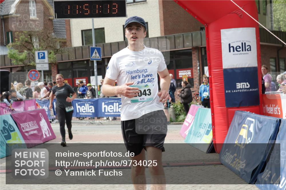 10.05.2026 - 8. Wedeler Halbmarathon Yannick Fuchs http://msf.ph/oto/9734025 10.05.2026 11:51:11 Ziel 249, 2043 meine-sportfotos.de