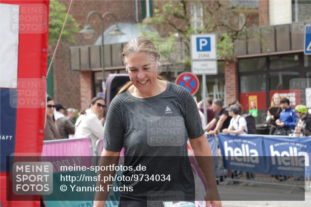 10.05.2026 - 8. Wedeler Halbmarathon Yannick Fuchs http://msf.ph/oto/9734034 10.05.2026 11:51:14 Ziel 249, 2043 meine-sportfotos.de