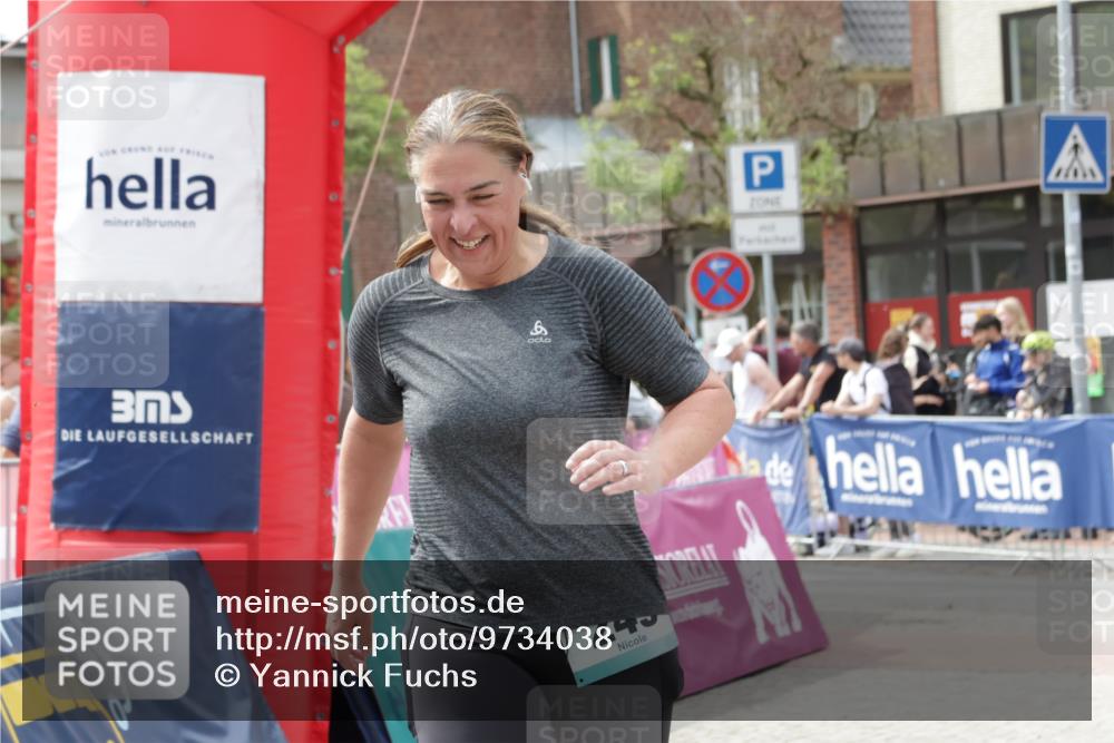 10.05.2026 - 8. Wedeler Halbmarathon Yannick Fuchs http://msf.ph/oto/9734038 10.05.2026 11:51:15 Ziel 249, 2043 meine-sportfotos.de