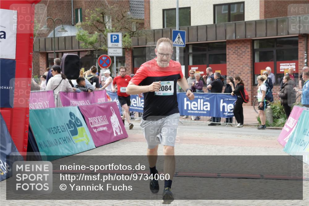 10.05.2026 - 8. Wedeler Halbmarathon Yannick Fuchs http://msf.ph/oto/9734060 10.05.2026 11:51:32 Ziel 710, 1020, 2084 meine-sportfotos.de