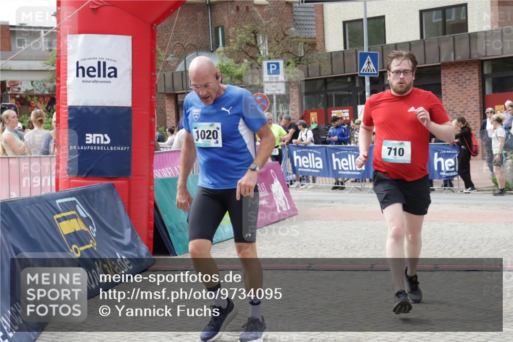 10.05.2026 - 8. Wedeler Halbmarathon Yannick Fuchs http://msf.ph/oto/9734095 10.05.2026 11:51:37 Ziel 312, 710, 1020, 2084 meine-sportfotos.de