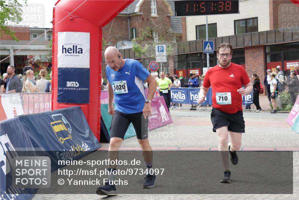 10.05.2026 - 8. Wedeler Halbmarathon Yannick Fuchs http://msf.ph/oto/9734097 10.05.2026 11:51:37 Ziel 312, 710, 1020, 2084 meine-sportfotos.de