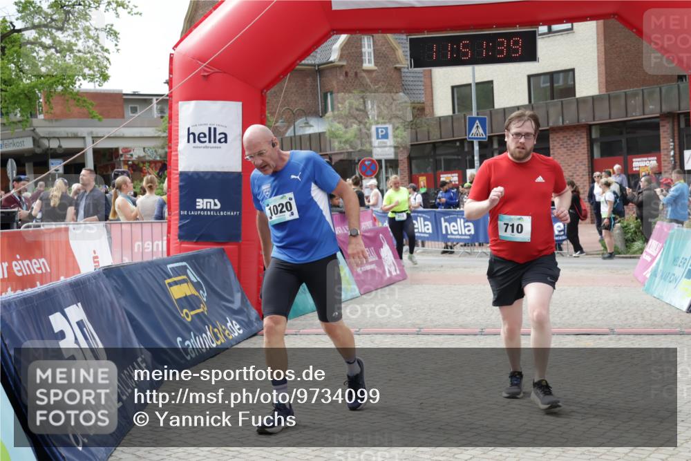 10.05.2026 - 8. Wedeler Halbmarathon Yannick Fuchs http://msf.ph/oto/9734099 10.05.2026 11:51:37 Ziel 312, 710, 1020, 2084 meine-sportfotos.de
