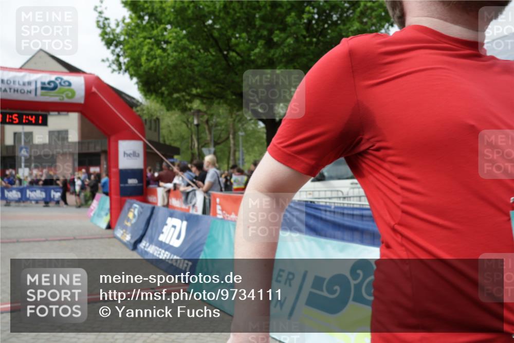 10.05.2026 - 8. Wedeler Halbmarathon Yannick Fuchs http://msf.ph/oto/9734111 10.05.2026 11:51:39 Ziel 312, 710, 1020 meine-sportfotos.de