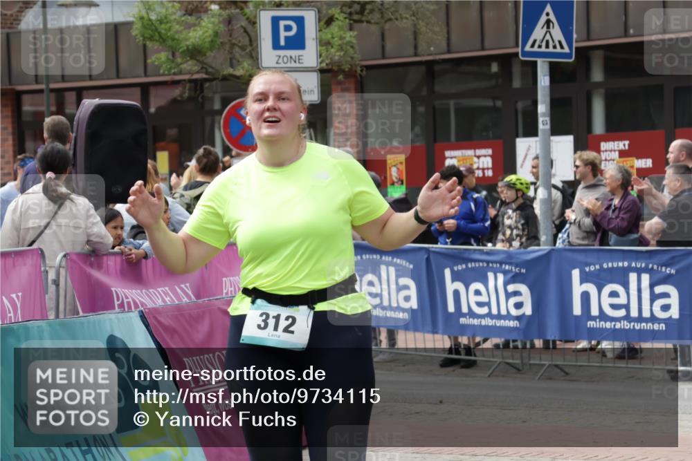 10.05.2026 - 8. Wedeler Halbmarathon Yannick Fuchs http://msf.ph/oto/9734115 10.05.2026 11:51:40 Ziel 312, 710, 1020 meine-sportfotos.de
